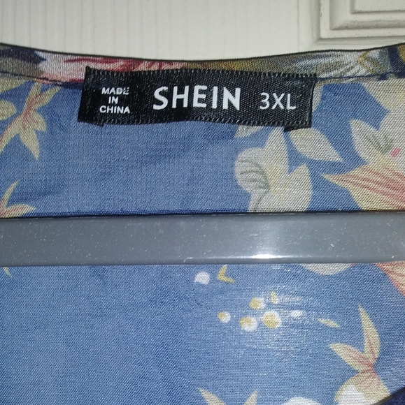 Women's plus size sheer tops - Picture 5 of 6